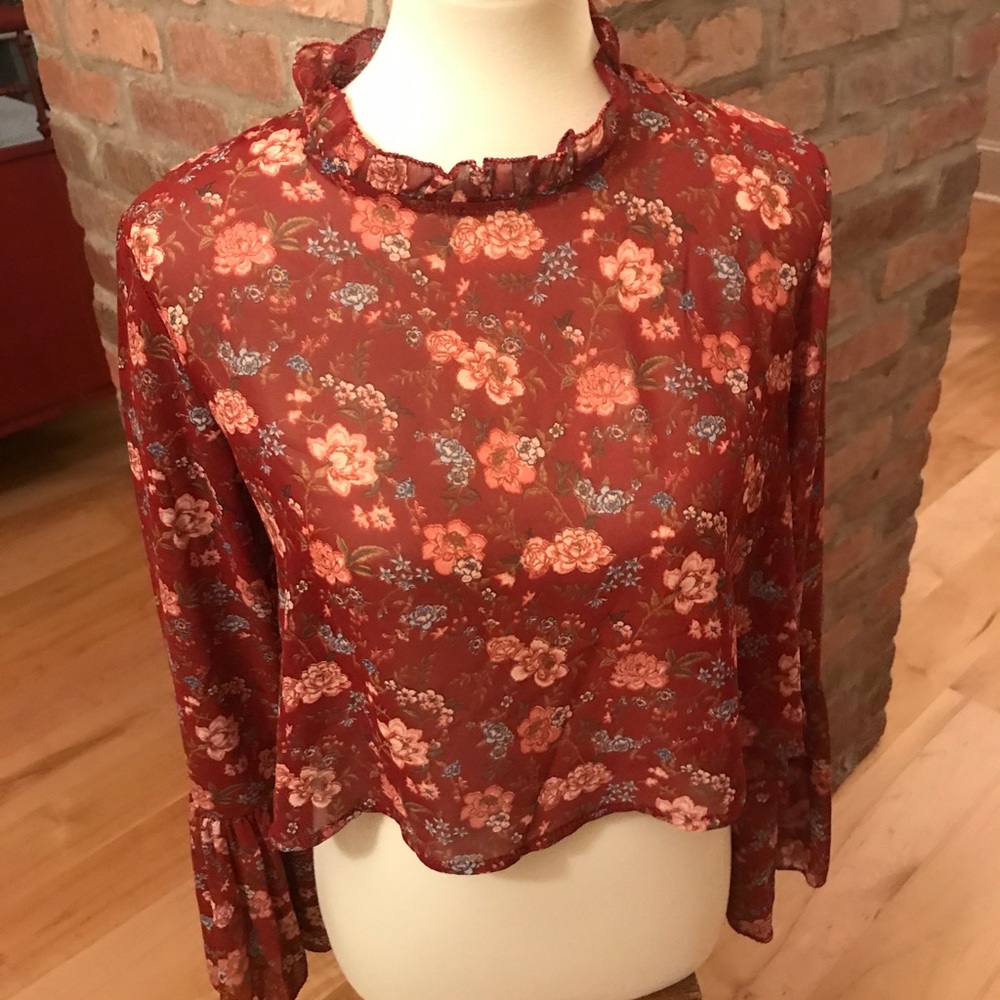 Women's floral cropped blouse